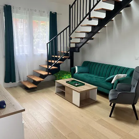Holiday home Maison Individuelle A Louer Villemomble