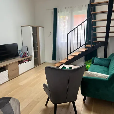 Maison Individuelle A Louer Holiday home Villemomble